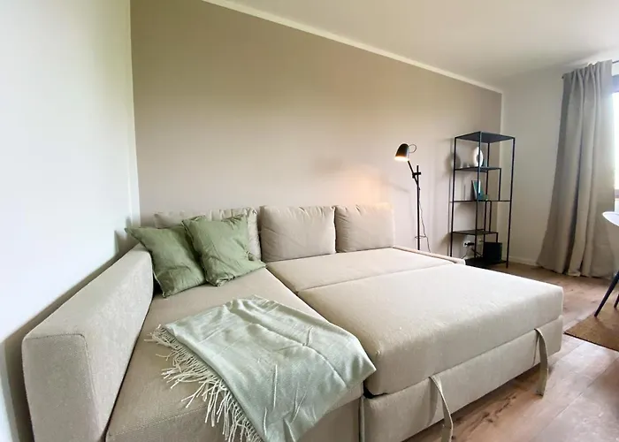 Schoene Wohnung Mit Rheinblick/Duesseldorf/Neuss/Messe
